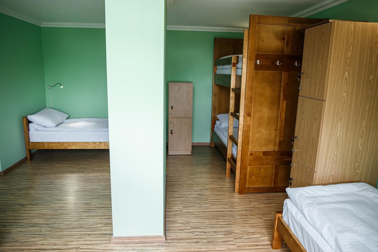 Sweet Home Hostel / Guest Houseチェルニウツィー エクステリア 写真
