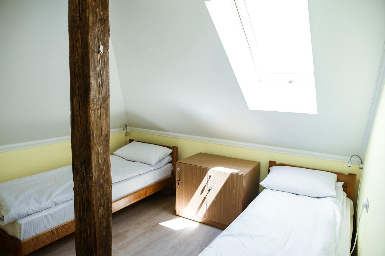 Sweet Home Hostel / Guest Houseチェルニウツィー エクステリア 写真