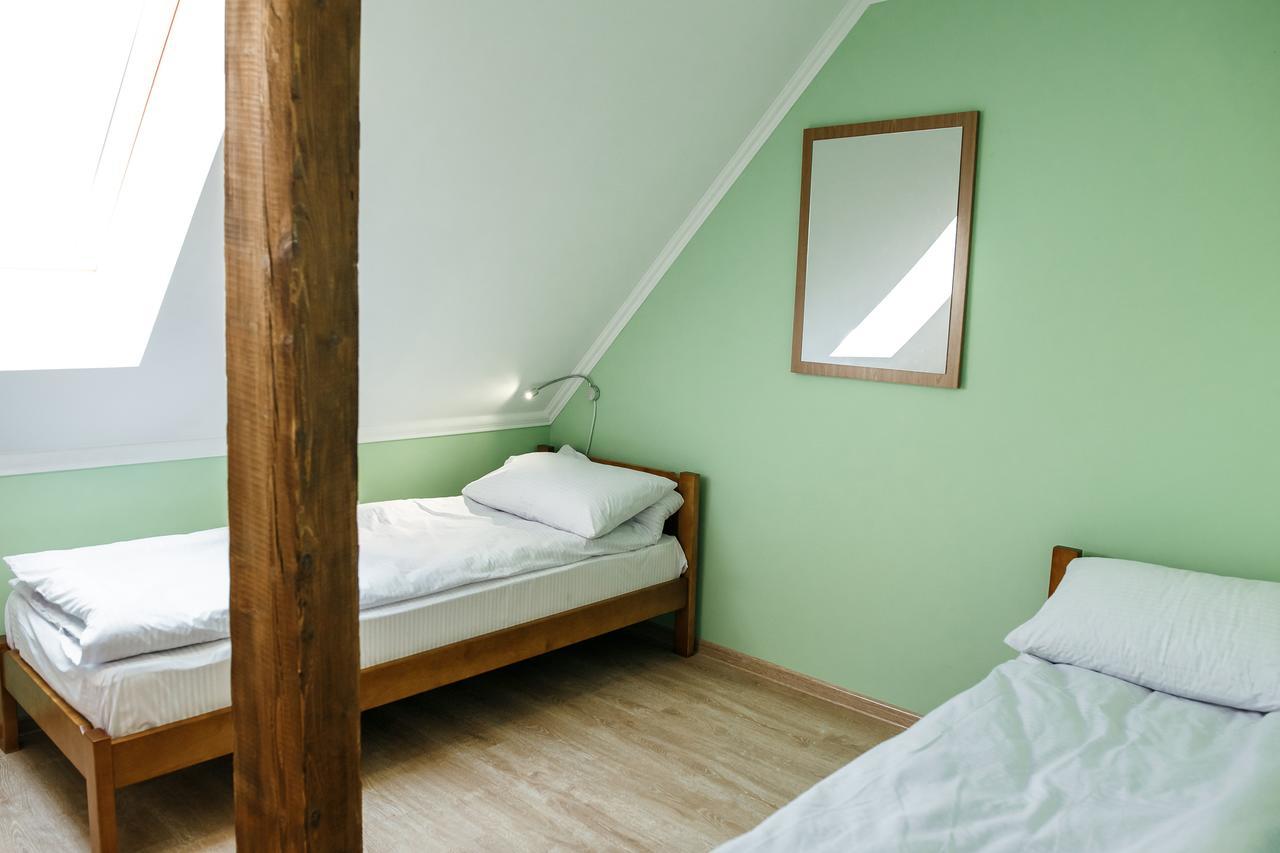 Sweet Home Hostel / Guest Houseチェルニウツィー エクステリア 写真