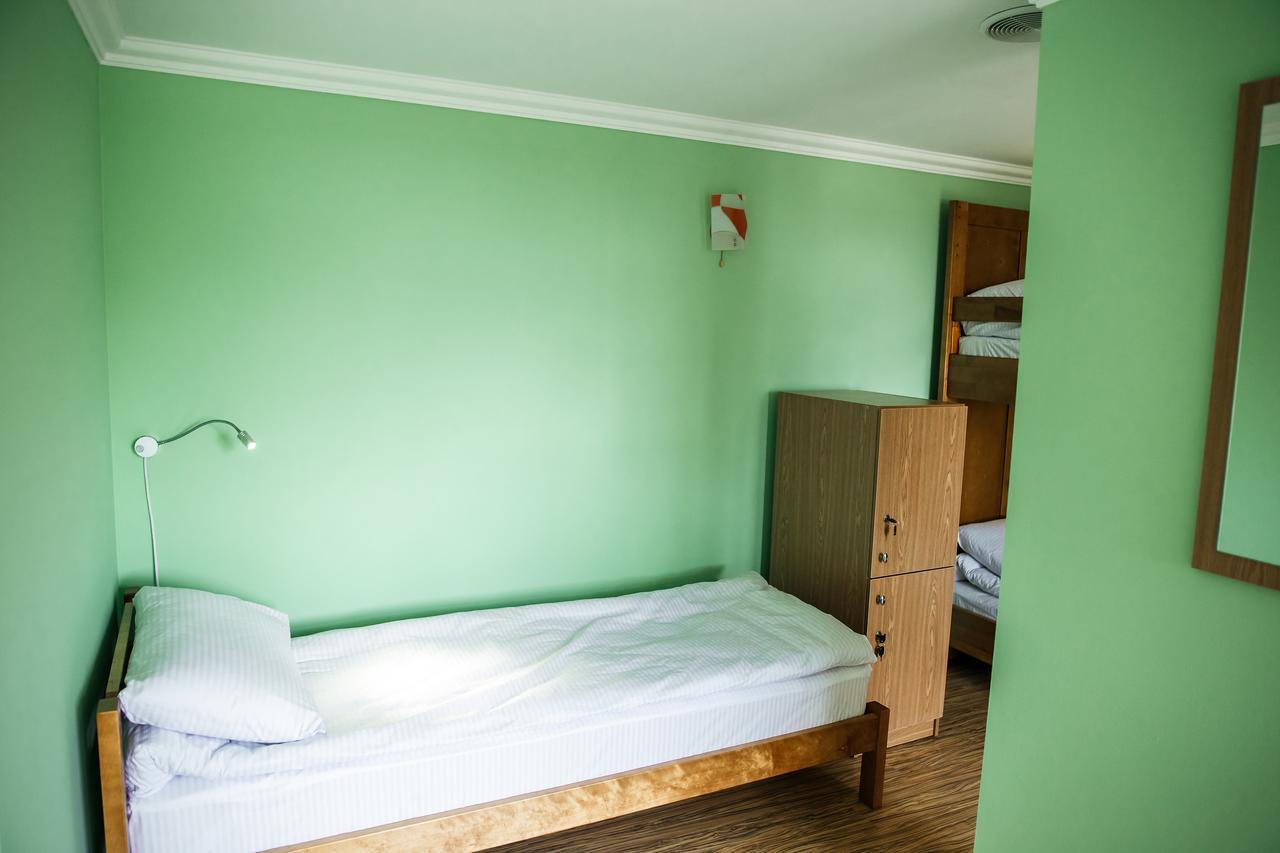 Sweet Home Hostel / Guest Houseチェルニウツィー エクステリア 写真
